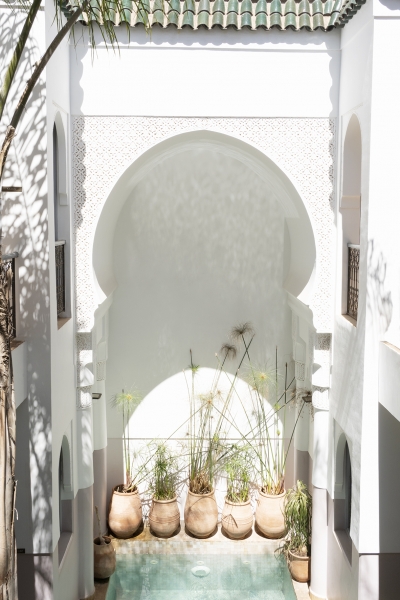 http://www.mounasaboni.com/files/gimgs/63_riad-sashemabd22.jpg