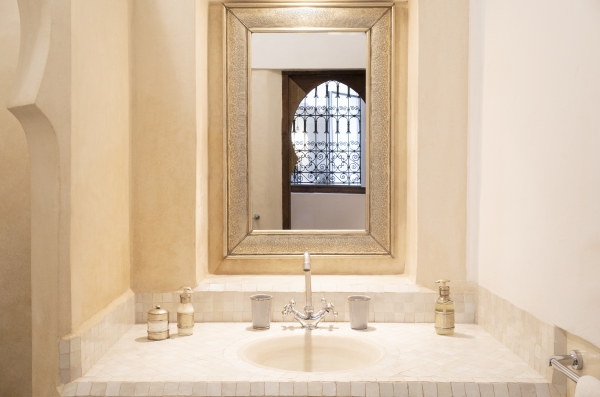 http://www.mounasaboni.com/files/gimgs/63_riad-sashemabd54.jpg