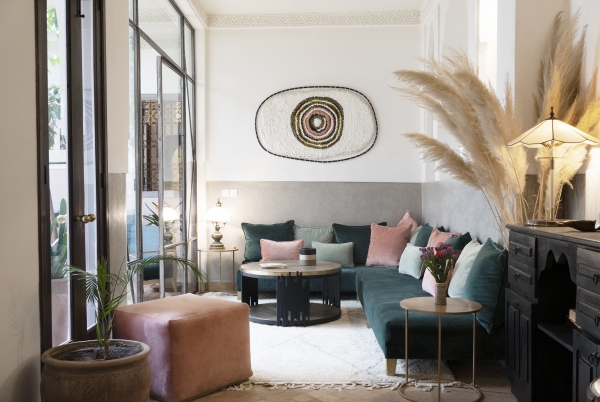 http://www.mounasaboni.com/files/gimgs/63_riad-sashemabd55.jpg